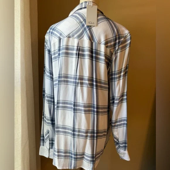 Rails Knit Buttondown - Picture 2 of 4